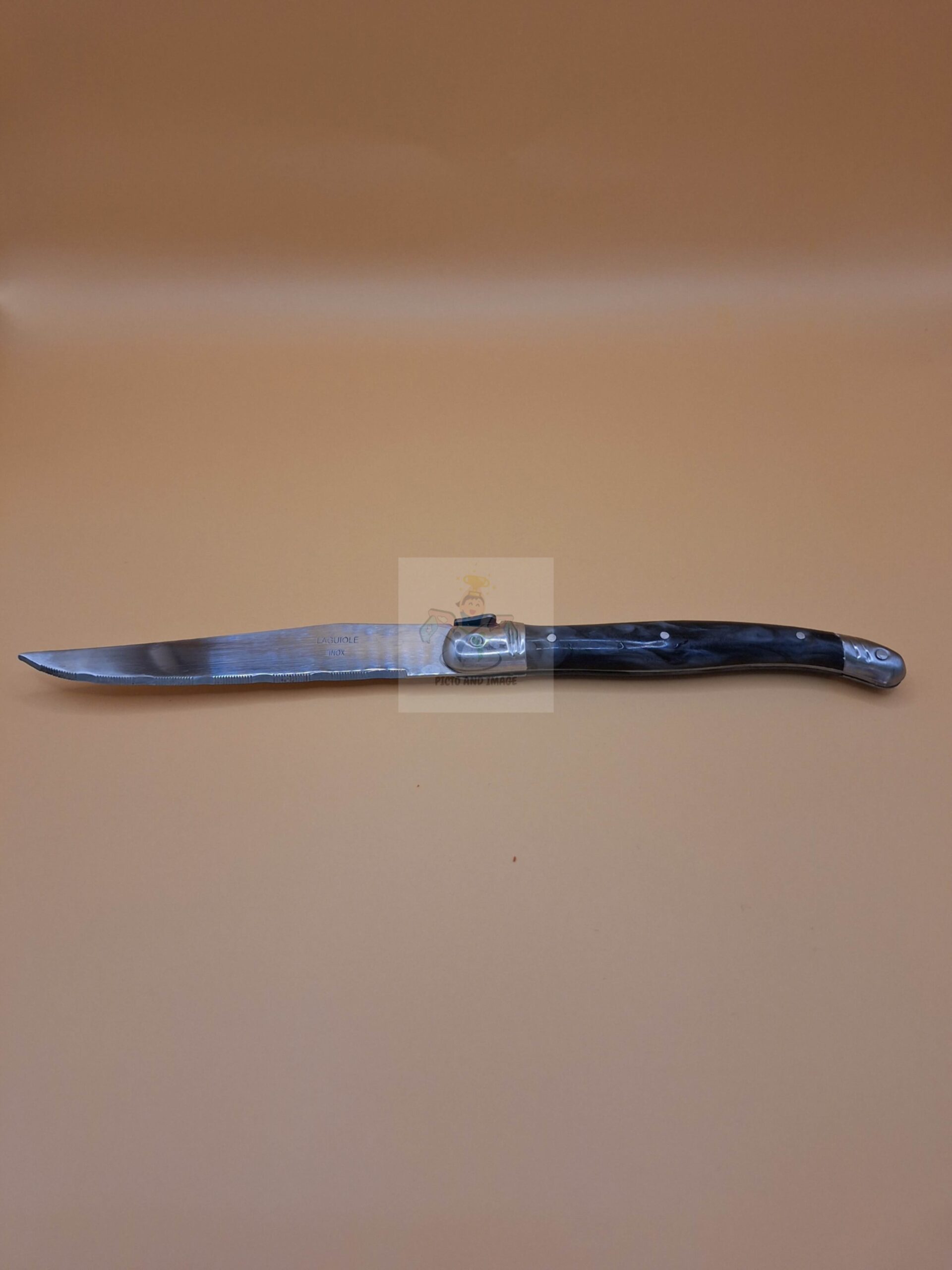 Couteau type opinel